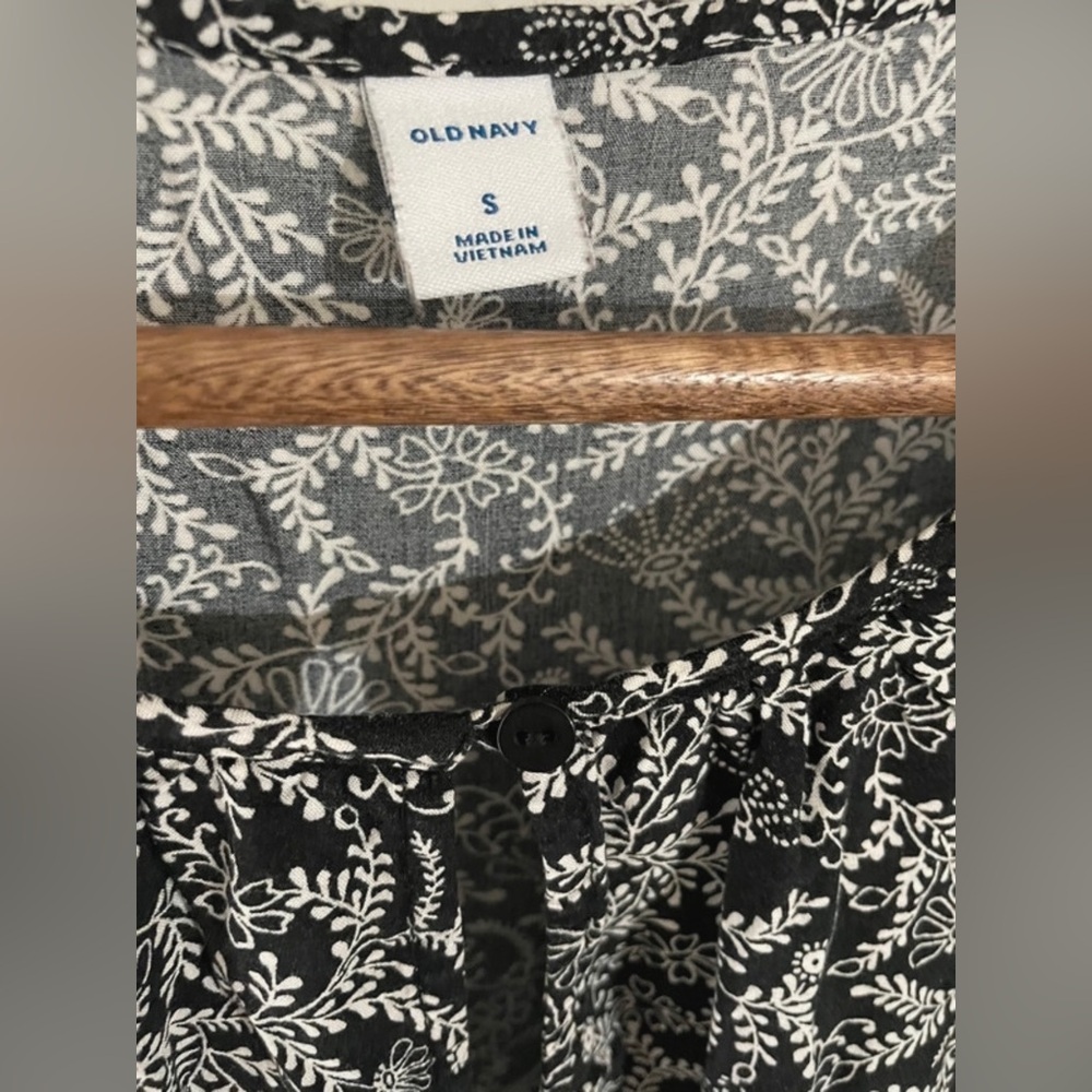 Old Navy Long Sleeve Black Shirt Blouse with White Florals - Picture 2 of 2